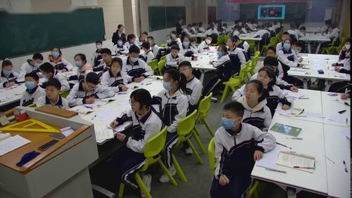 初中生物七年级下册《流动的组织-血液》优质课视频-执教老师：张老师