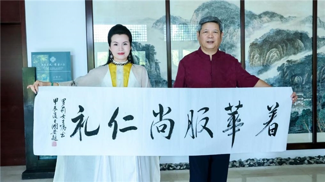 华服承道，礼润静慧—罗莉的文化传承之路